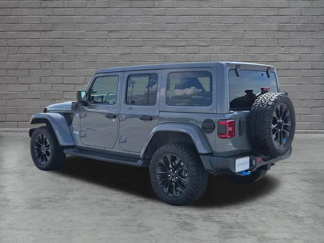 Used 2022 Gray Jeep Unlimited Sahara image 3