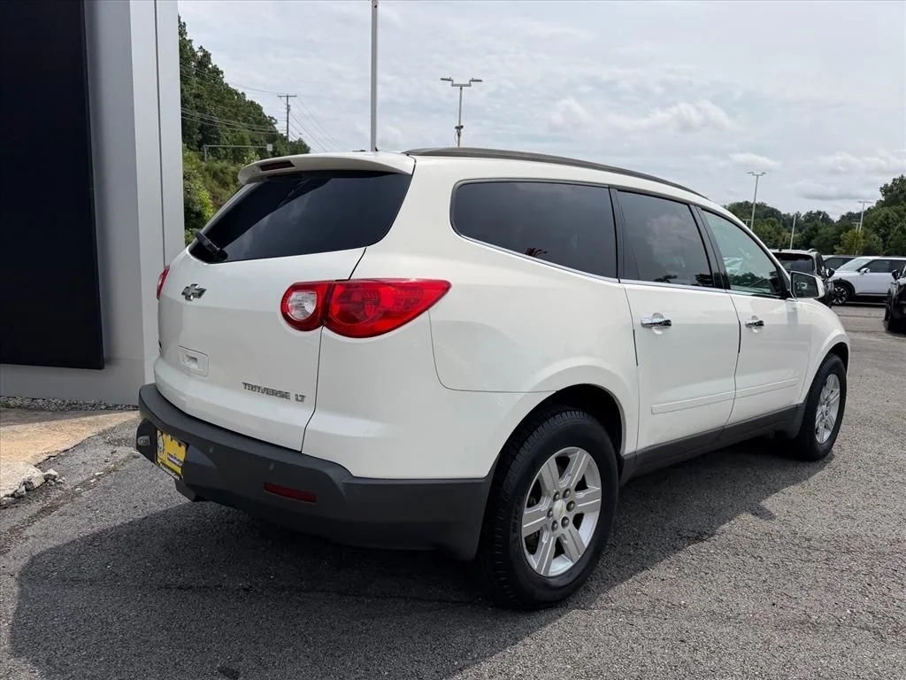 Used 2011 White Chevrolet LT image 10