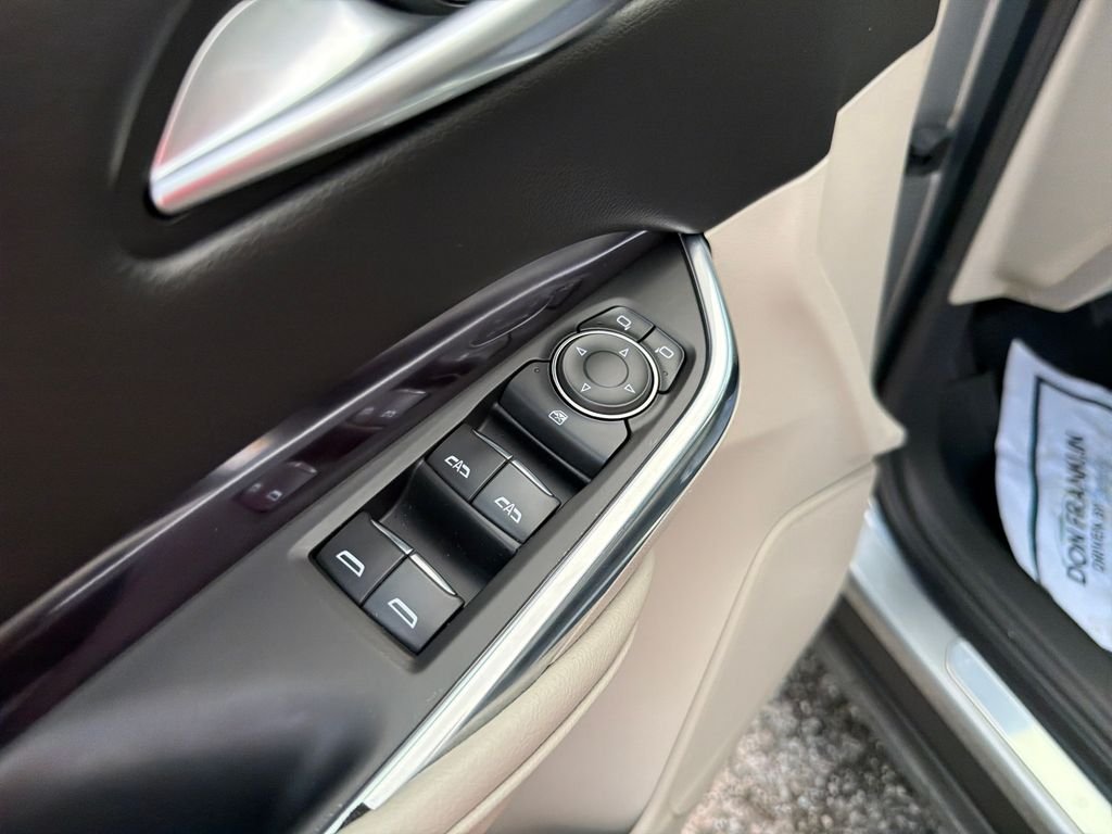 Used 2023 Silver Cadillac Luxury image 12