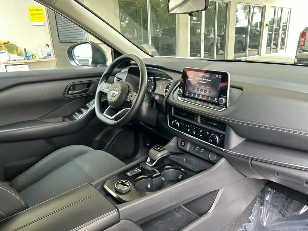 Used 2024 White Nissan S image 22