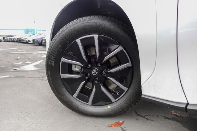 New 2026 Wind Chill Pearl <sup>1</sup> Toyota  XLE image 11