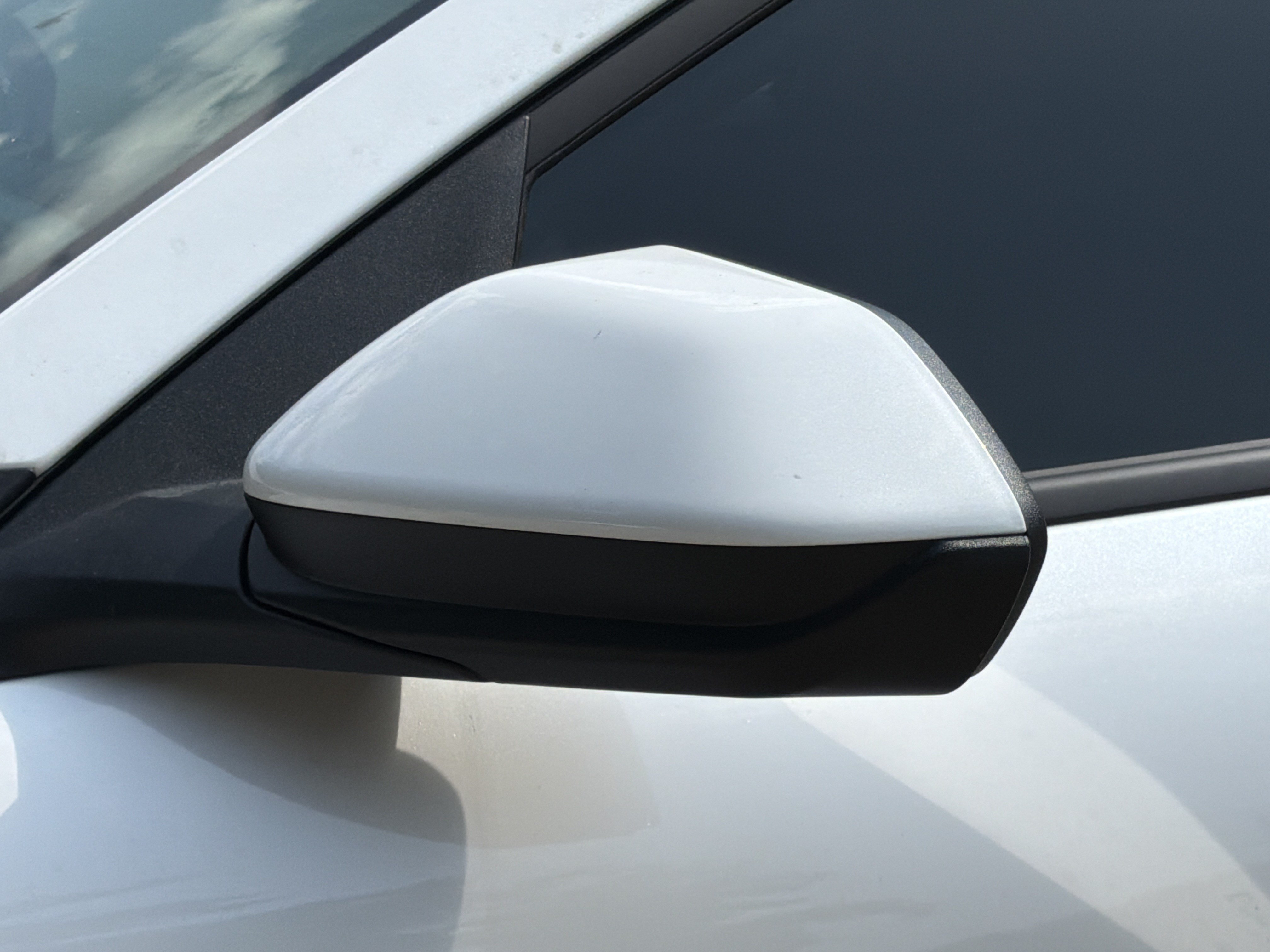 New 2026 Snow White Pearl Kia EX image 27