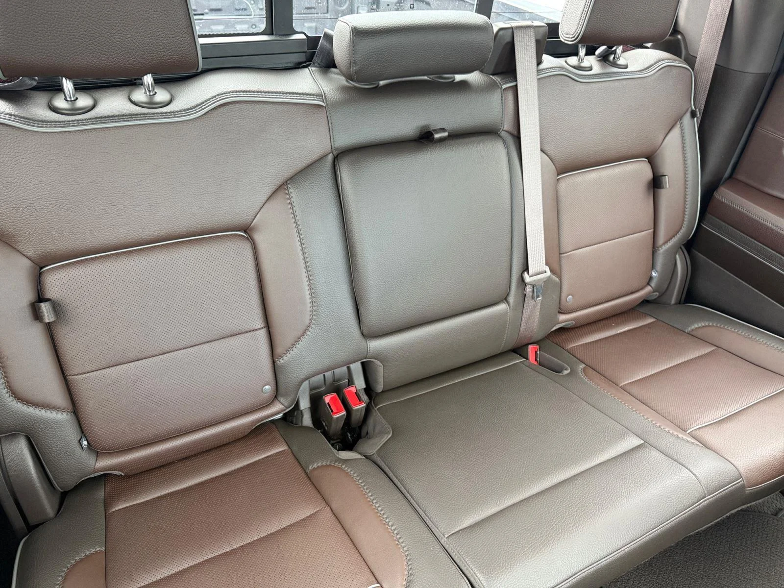 Used 2023 Sterling Metallic GMC Denali image 17