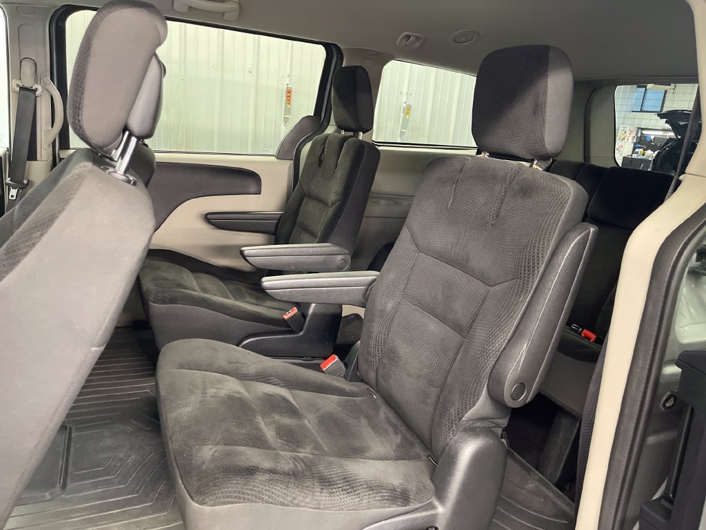 Used 2019 Silver Dodge SE image 21