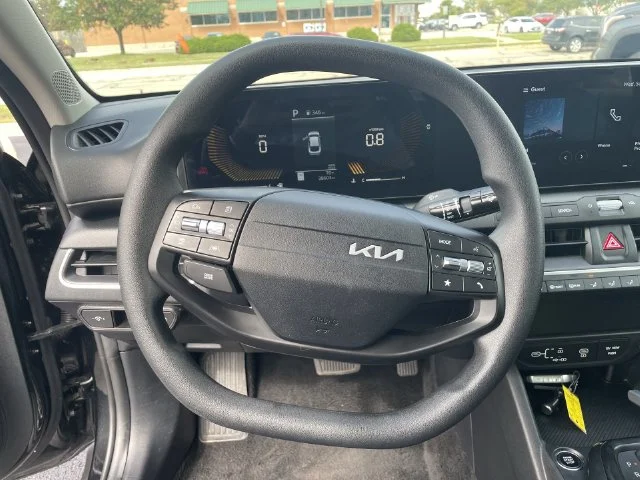 2025 Kia K4 LXS - Photo 19