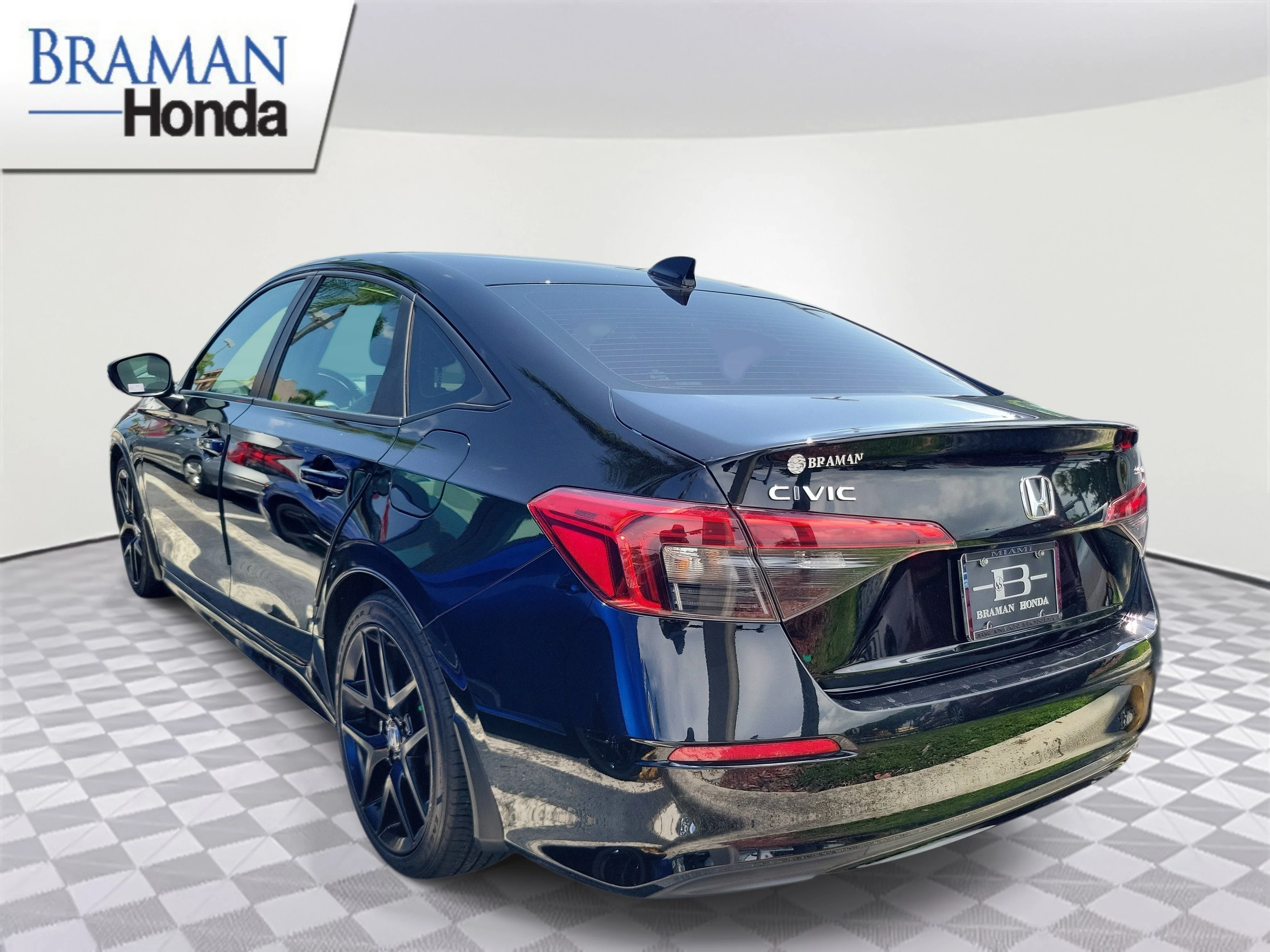 Certified Used 2022 Crystal Black Pearl Honda SPORT image 3
