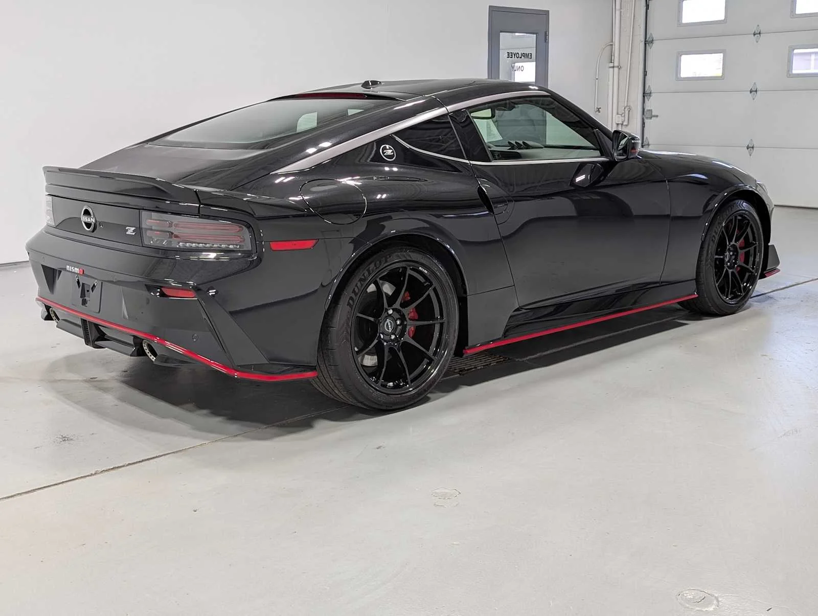 Used 2024 Black Diamond Pearl Nissan NISMO image 8