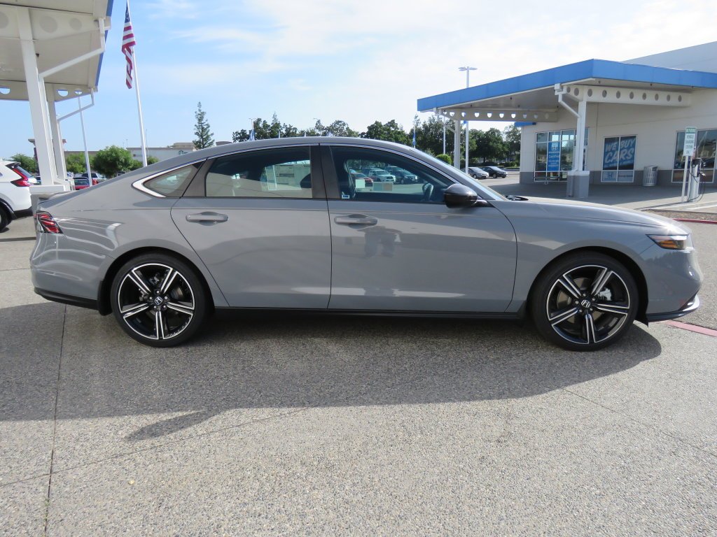 New 2026 Urban Gray Pearl Honda Sport image 4