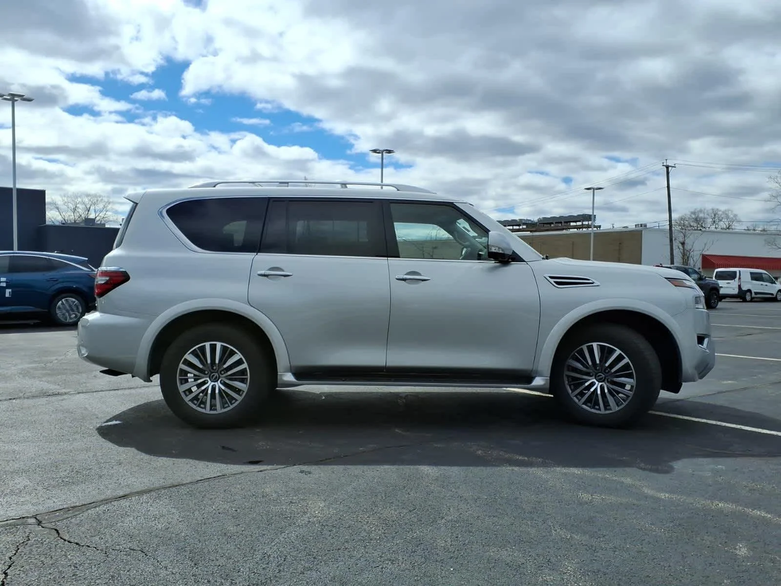 Certified Used 2024 Brilliant Silver Metallic Nissan SL image 4