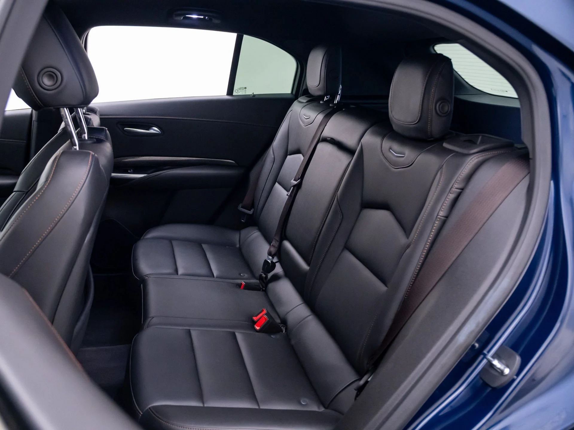 Used 2020 Blue Cadillac Sport image 17