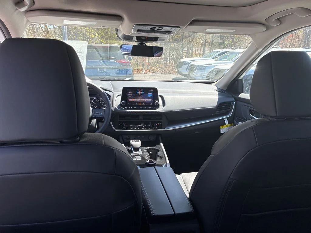 New 2026 Everest White Pearl TriCoat Nissan Dark Armor™ image 26
