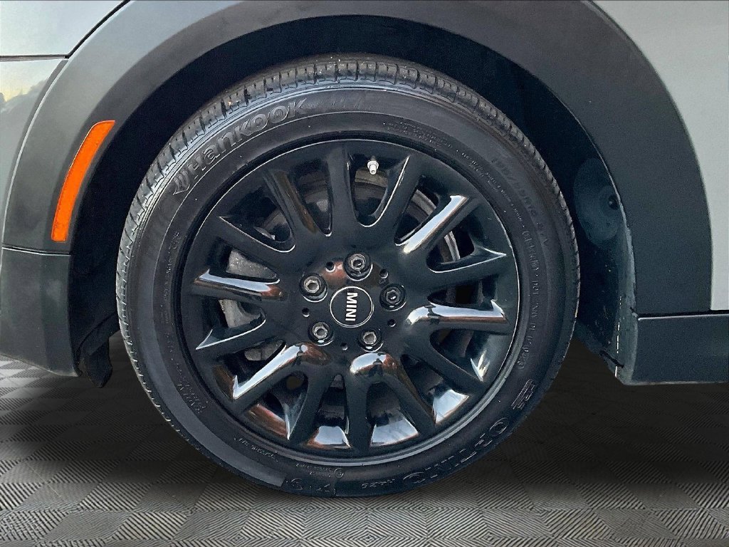 Used 2018 Gray MINI Base image 22