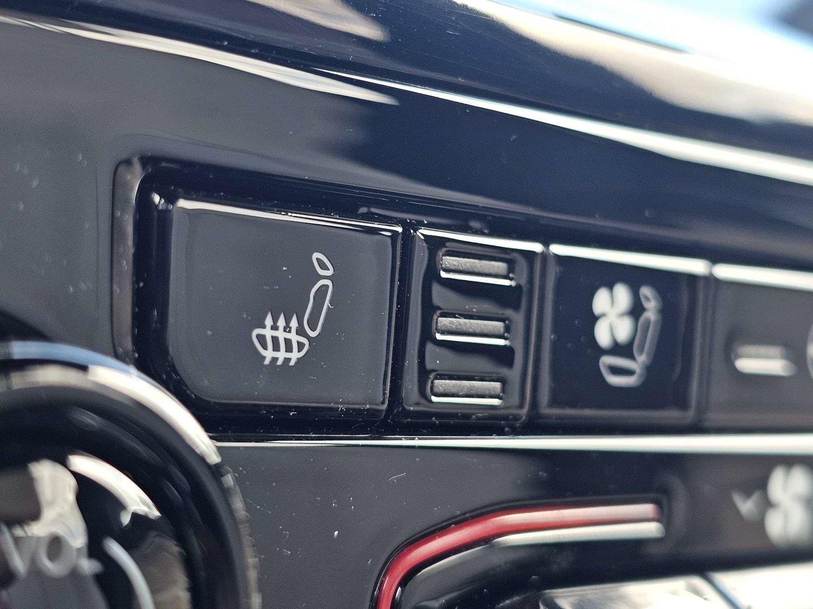 Used 2023 Bright White Clearcoat Jeep Limited image 27