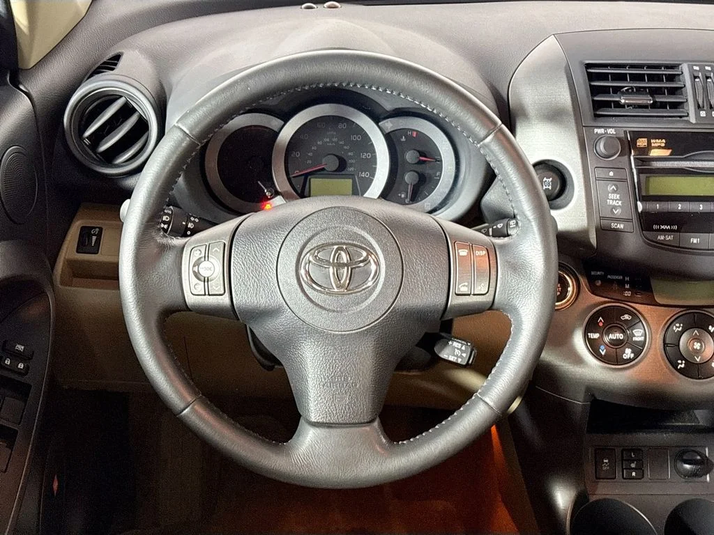 Used 2011 Green Toyota Limited image 13
