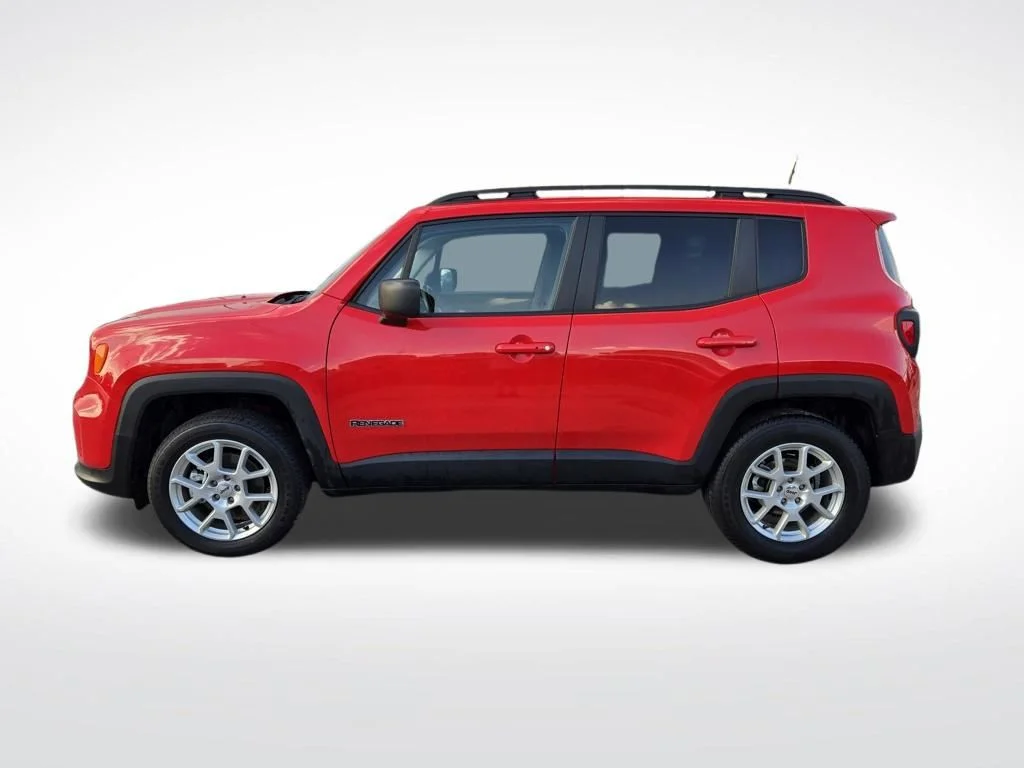 Certified Used 2022 Red Jeep Latitude image 8