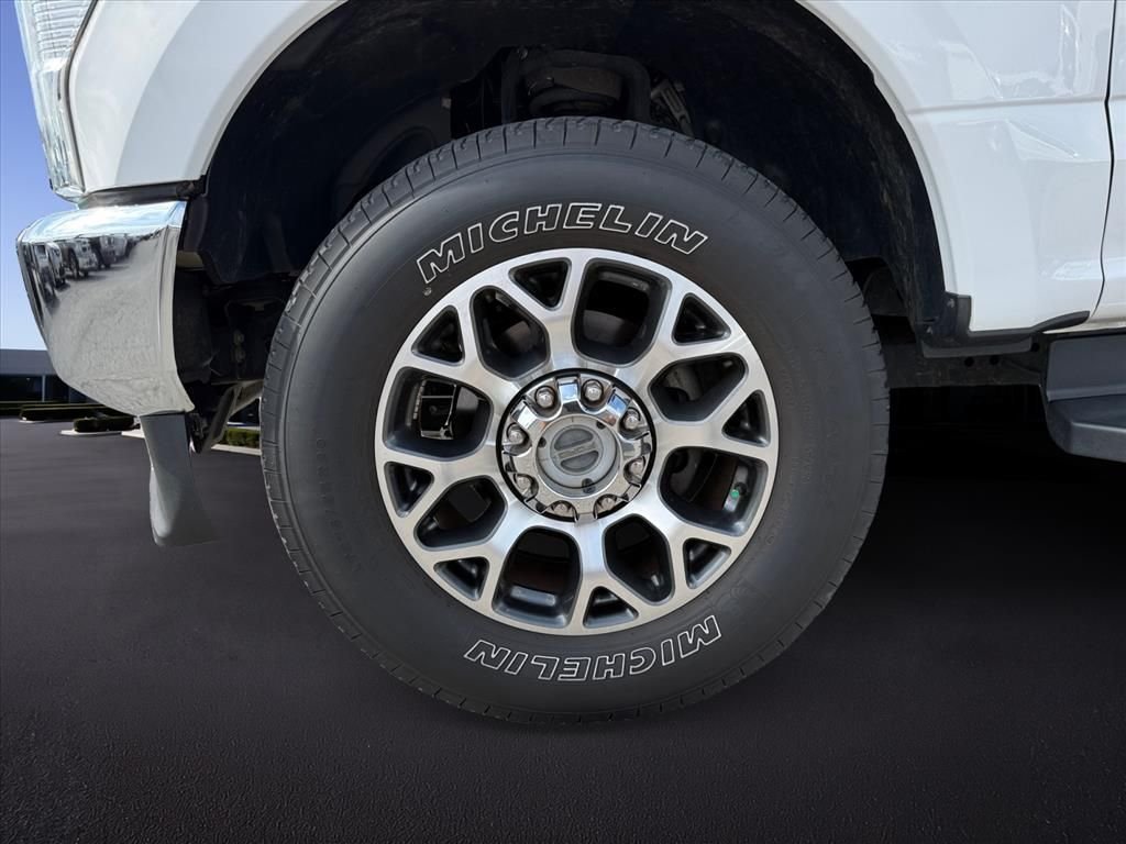 Used 2020 White Ford Lariat image 10