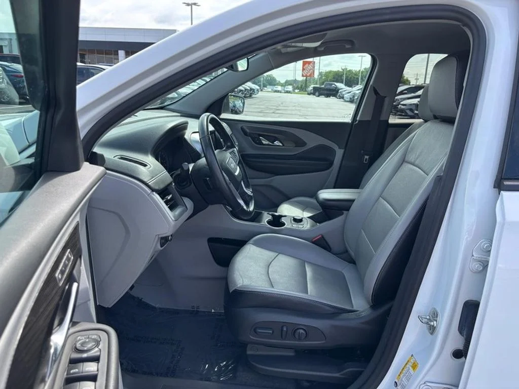 Used 2024 Summit White GMC SLT image 8