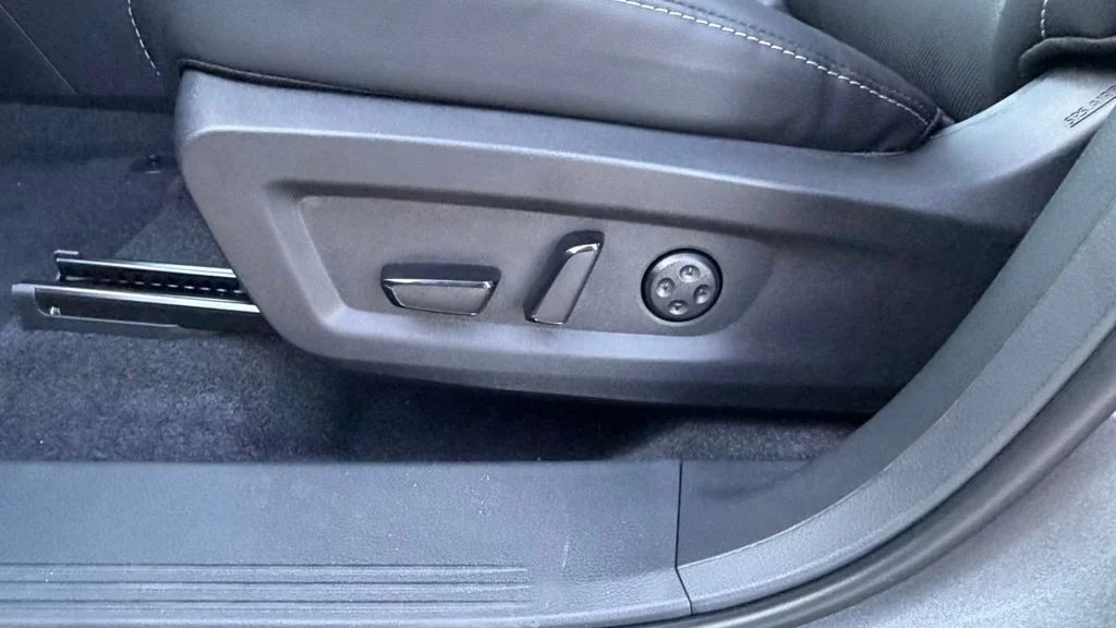 New 2026 Gun Metallic Nissan SL image 17