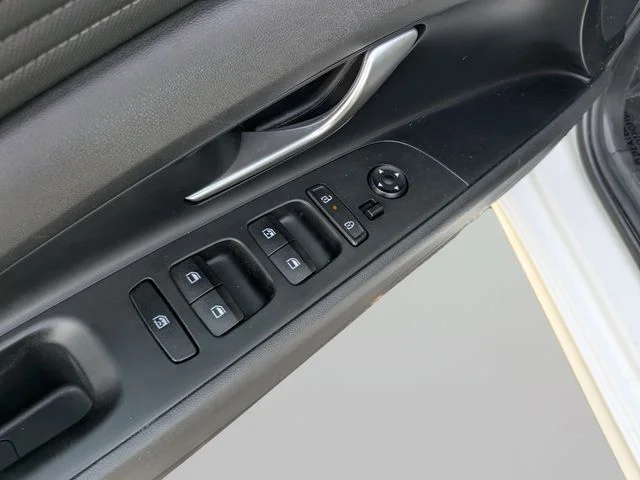 Used 2025 White Hyundai Limited image 17