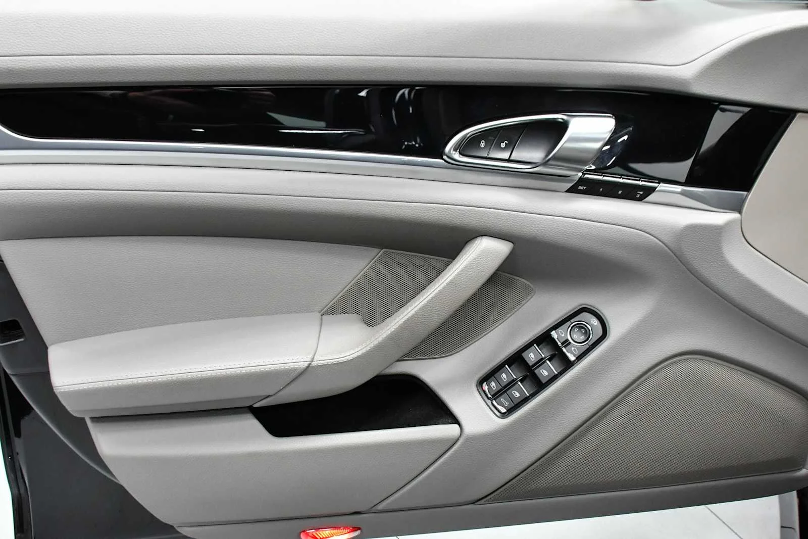 Used 2013 Black Porsche  image 14
