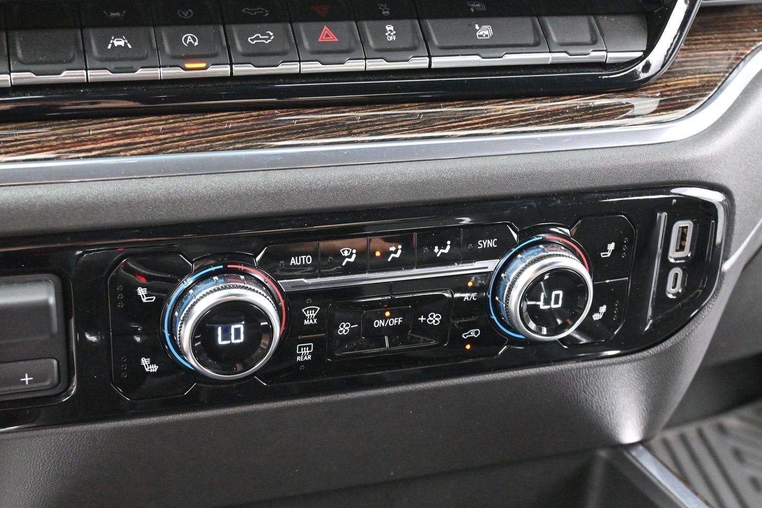 Used 2024 Summit White GMC Elevation image 22