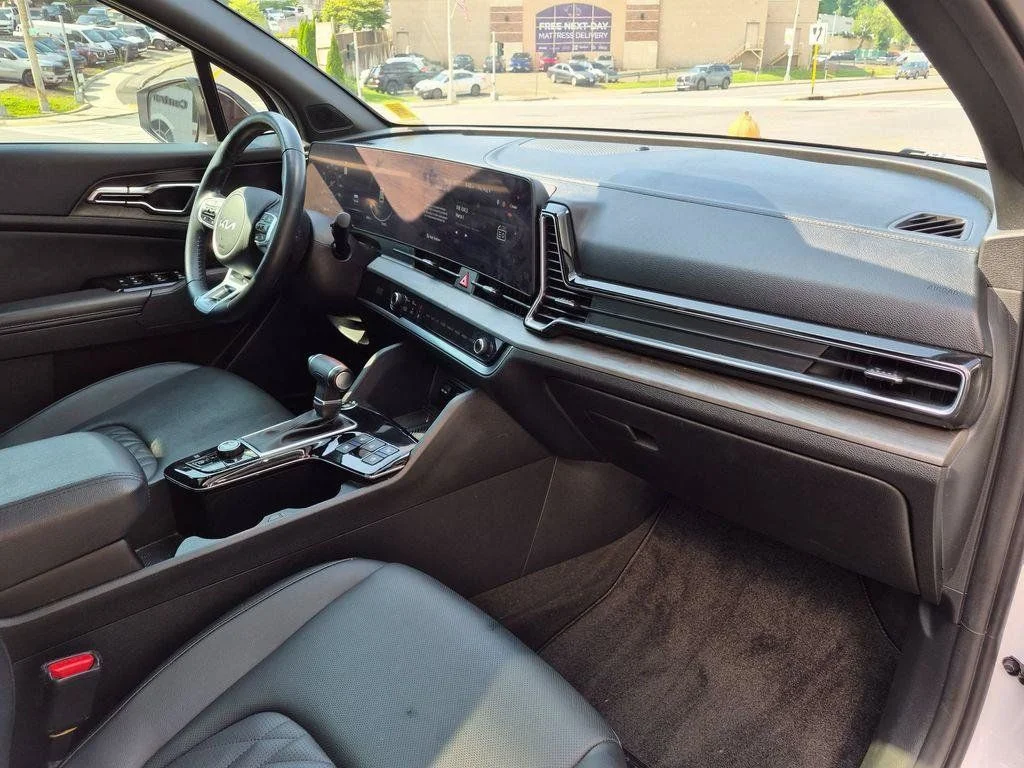 Used 2023 White Kia X-Pro Prestige image 28
