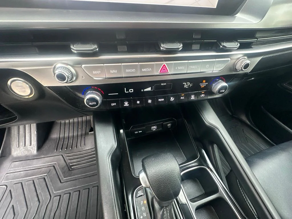 Used 2024 Silver Kia LX image 18