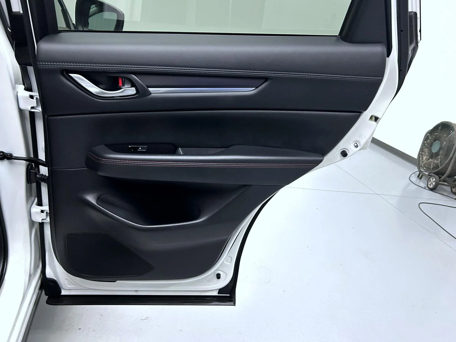 Used 2025 White Mazda 2.5 S Carbon Edition image 17