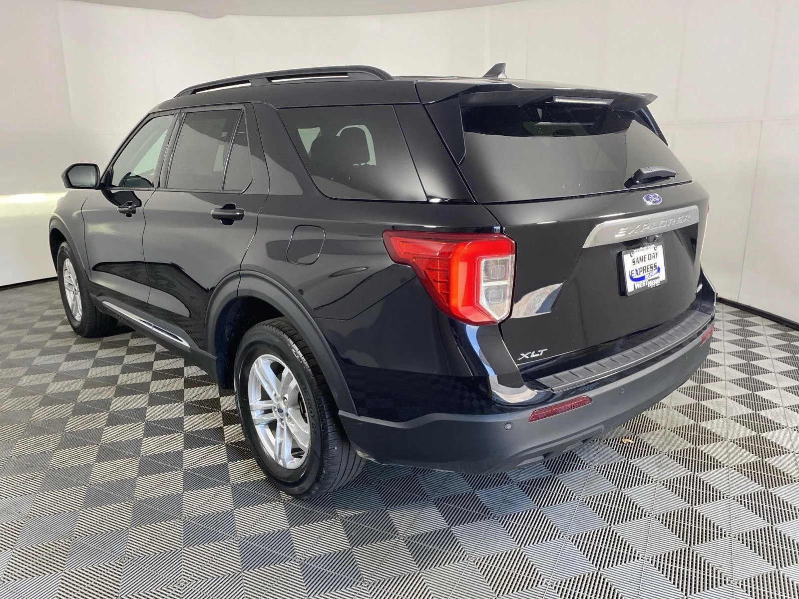 Used 2024 Agate Black Ford XLT image 22