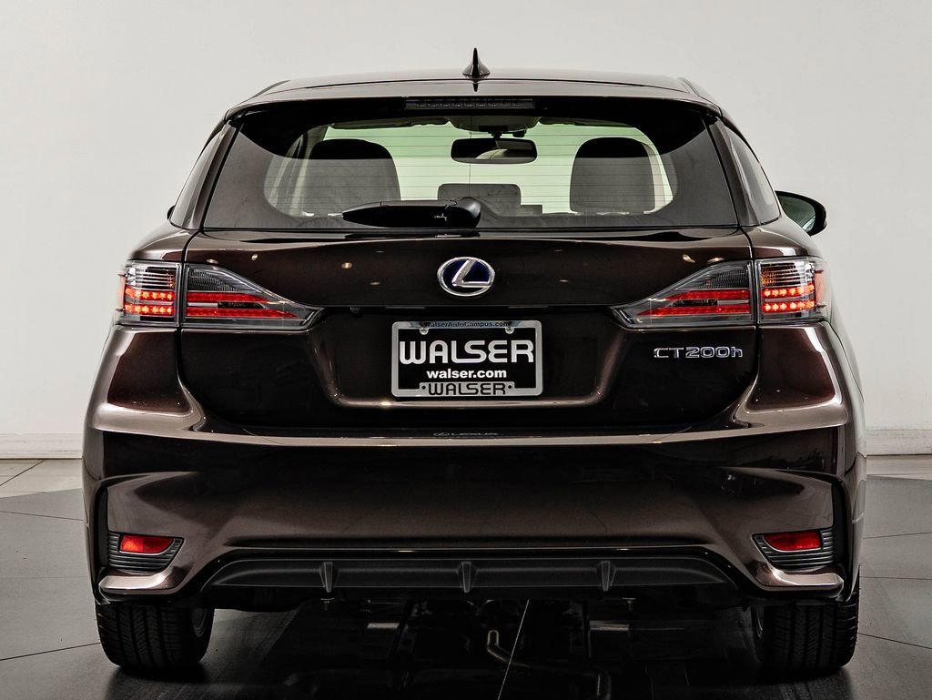 Used 2014 Pearl Lexus 200h image 7