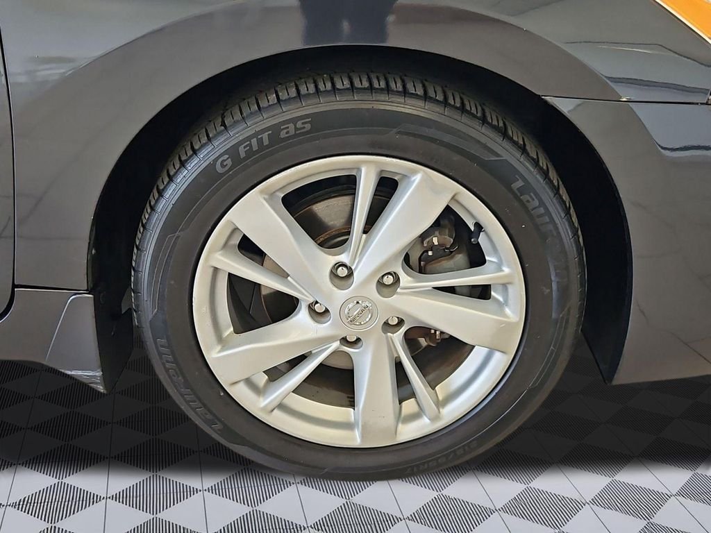 Used 2015 Storm Nissan 2.5 SV image 30