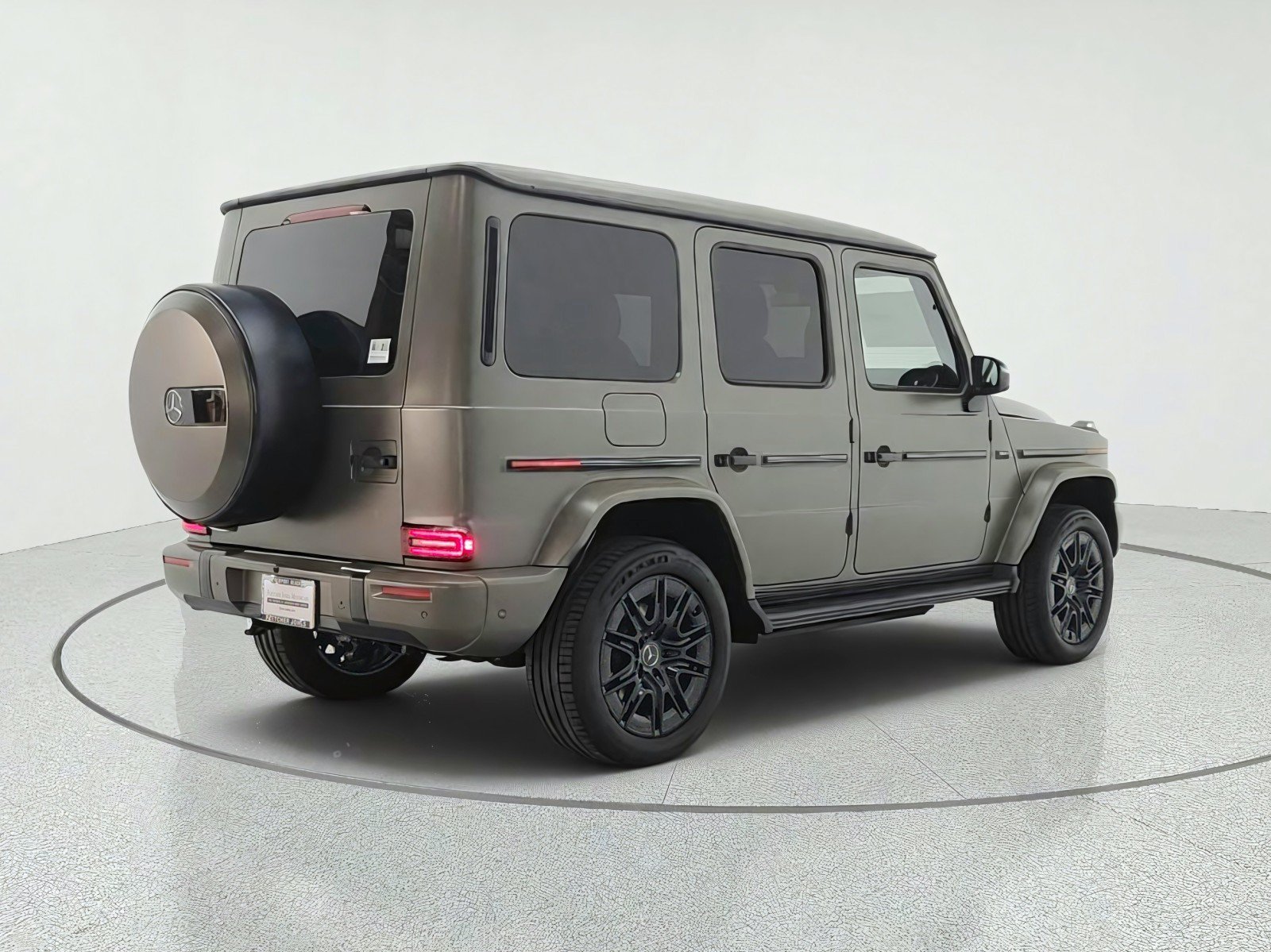 New 2027 MANUFAKTUR Dark Olive Green Magno Mercedes-Benz G 580e SUV image 26