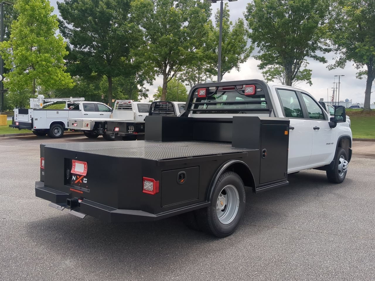 New 2026 Summit White Chevrolet Work Truck image 8