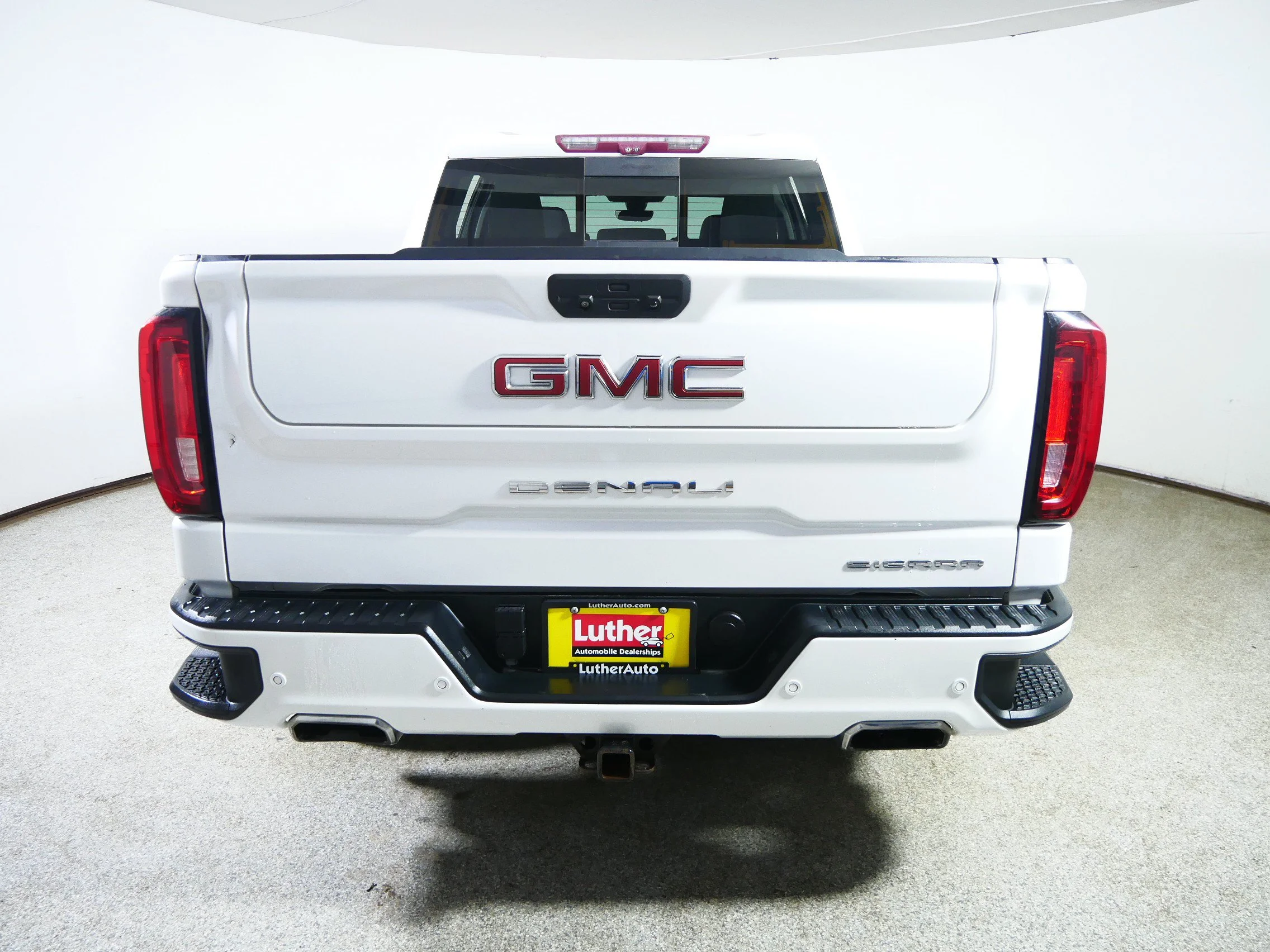 Used 2020 White Frost Tricoat GMC Denali image 6