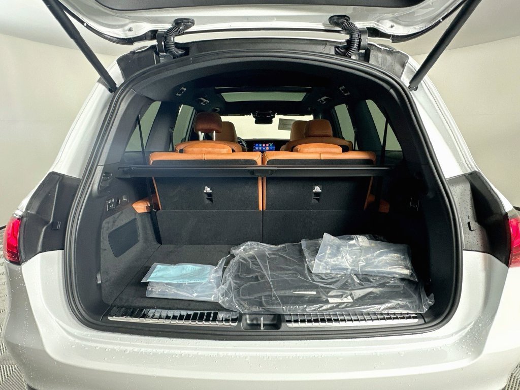 New 2027 MANUFAKTUR Moonlight White Metallic Mercedes-Benz GLS 450 image 61