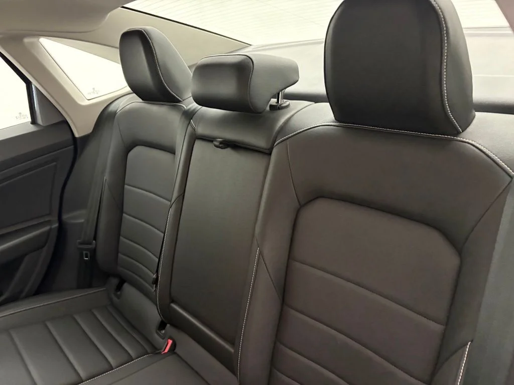 Used 2024 Silver Volkswagen 1.5T SE image 31