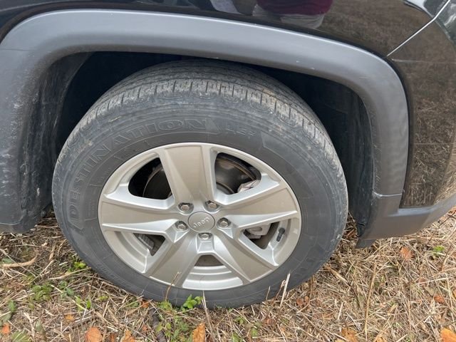 2022 Jeep Compass Latitude photo 2