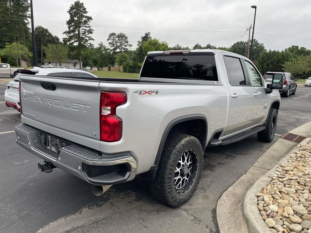 Used 2021 Silver Ice Metallic Chevrolet LT image 6