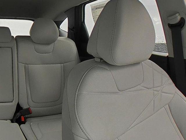 New 2026 White Hyundai SE AWD image 39