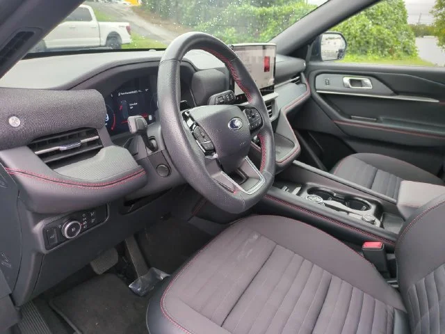 Used 2025 Gray Ford ST-Line image 16