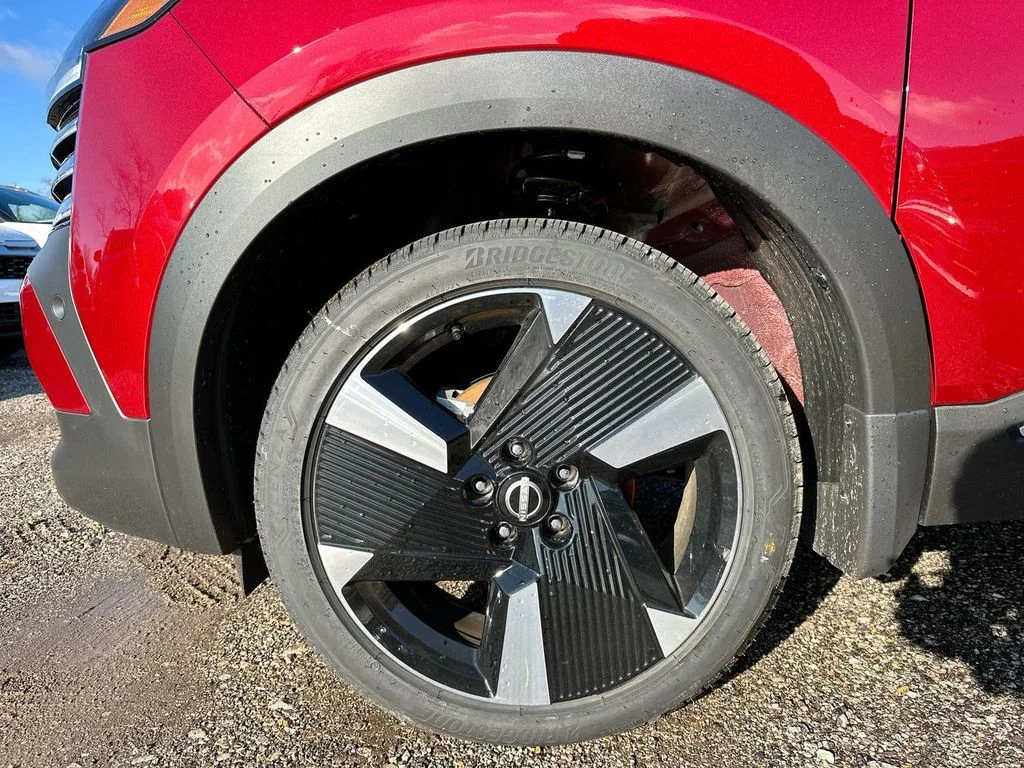 Certified Used 2025 Red Nissan SR image 23