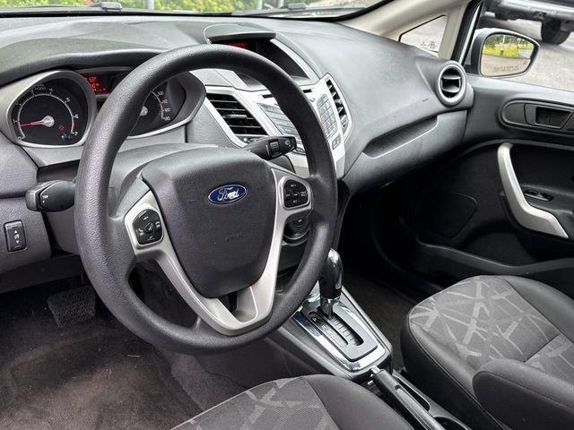 Used 2013 Ingot Silver Metallic Ford SE image 15