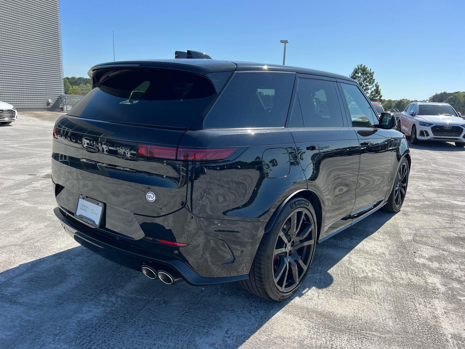 Used 2025  Land Rover SV Edition Two image 5