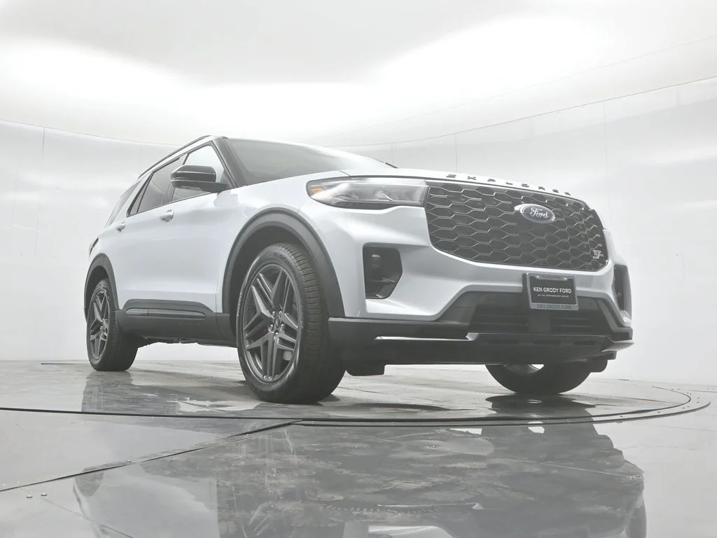 New 2026 Space White Metallic Ford ST image 44