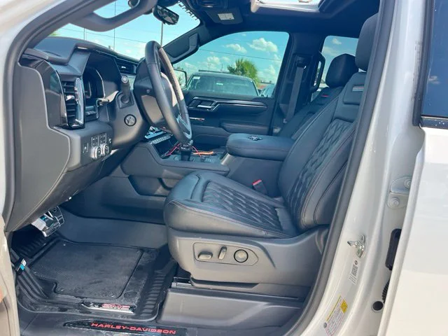 Used 2026 White GMC AT4 image 10