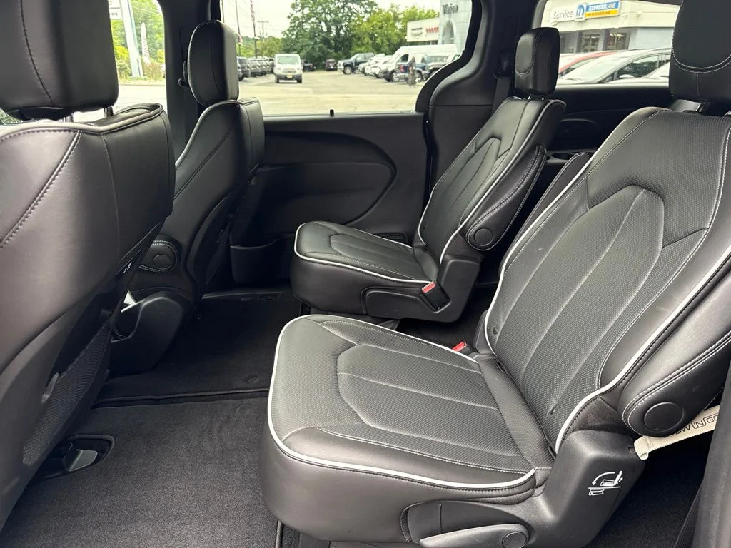 2026 Chrysler Pacifica Limited - Photo 13