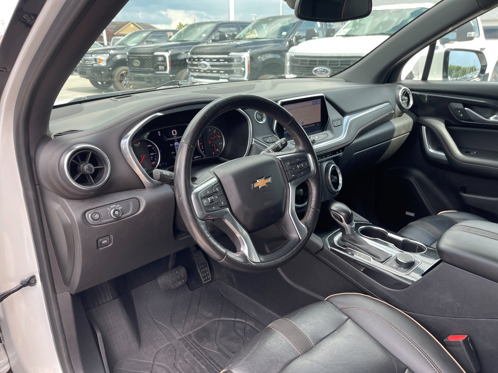 Used 2021 IRIDESCENT PEARL TRICOAT Chevrolet Premier image 11