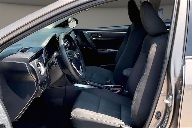 Used 2018 Gray Toyota LE image 23