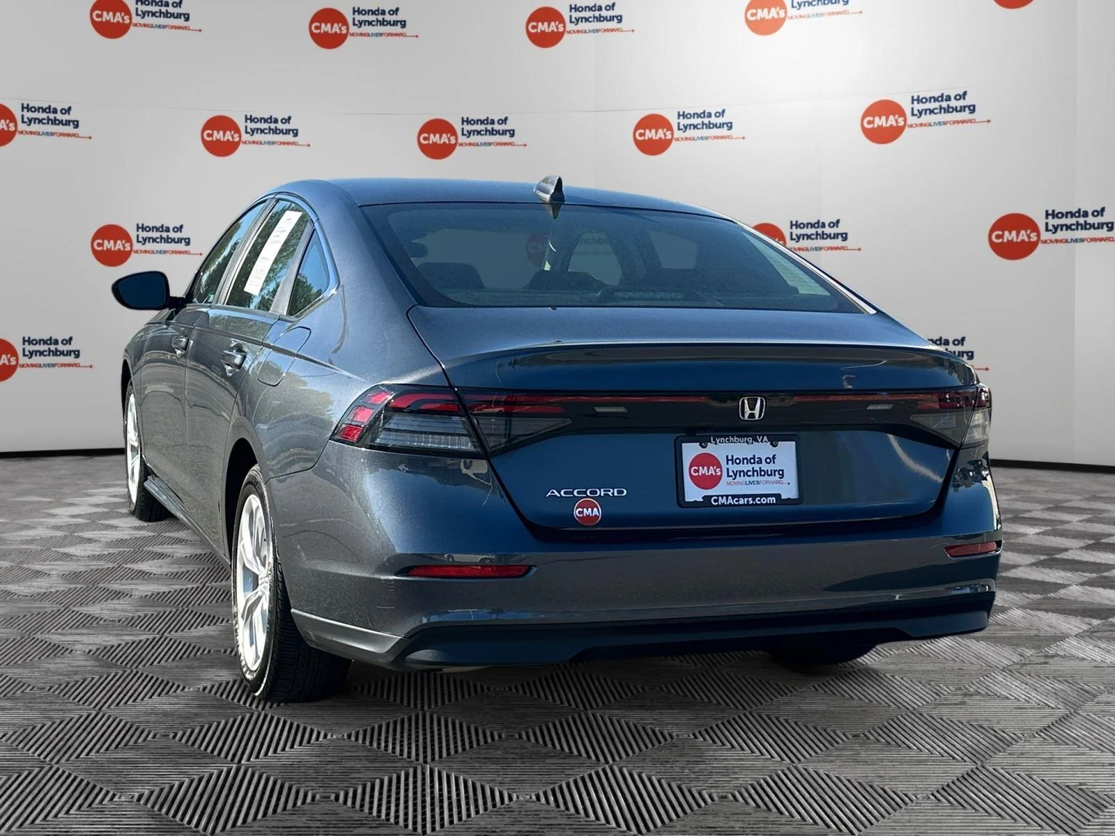 Used 2024 Platinum White Pearl Honda LX image 3