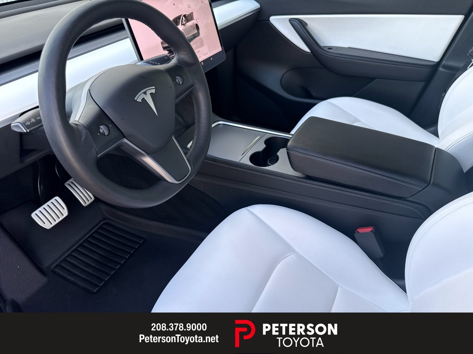 Used 2022  Tesla Performance image 9